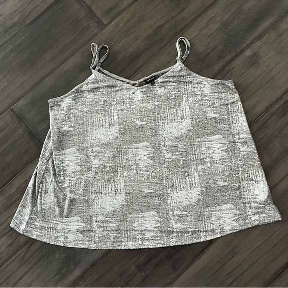 Torrid Silver Foil Hacci Swing Top - Size 3X - Picture 4 of 15
